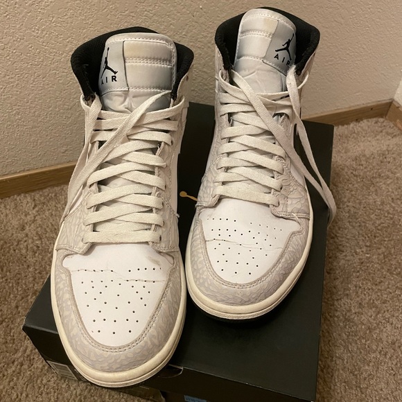 Jordan 1 White Elephant size 9 in Men’s (Used) - Picture 5 of 8